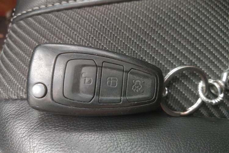 Used Ford Kuga 2015 1.5L GTDi Two-Wheel Drive Fashion Edition Vehicle Key