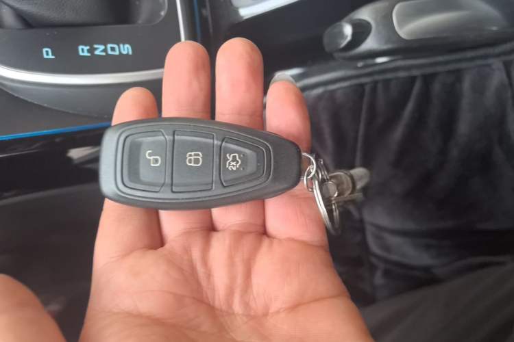Used Ford Kuga 2015 2.0L GTDi Four-Wheel-Drive Sport Model Vehicle Key