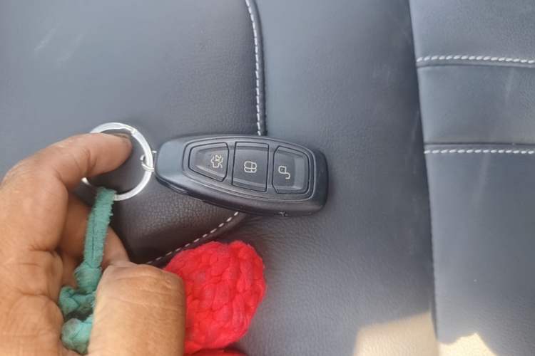 Used Ford Kuga 2015 2.0L GTDi Four-Wheel-Drive Sport Model Vehicle Key