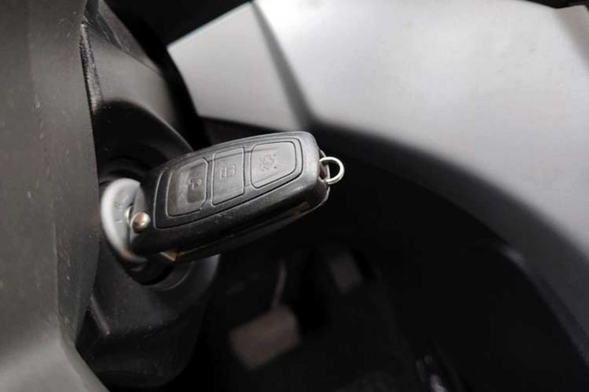 Used Ford Kuga 2015 1.5L GTDi Two-Wheel Drive Fashion Edition Vehicle Key