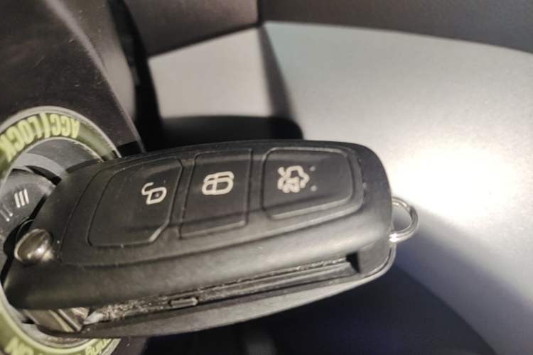 Used Ford Kuga 2015 1.5L GTDi Two-Wheel-Drive Comfort Model Vehicle Key