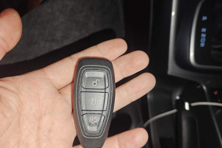 Used Ford Kuga 2015 1.5L GTDi Four-Wheel-Drive Elite Model Vehicle Key
