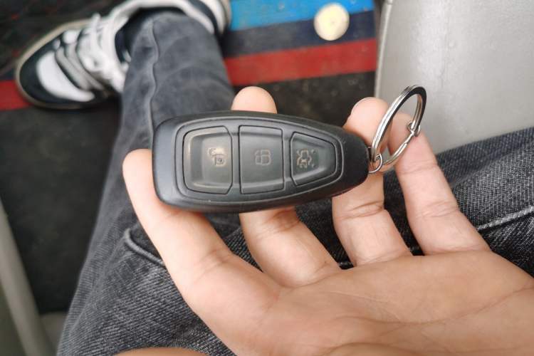 Used Ford Kuga 2015 1.5L GTDi Four-Wheel-Drive Elite Model Vehicle Key