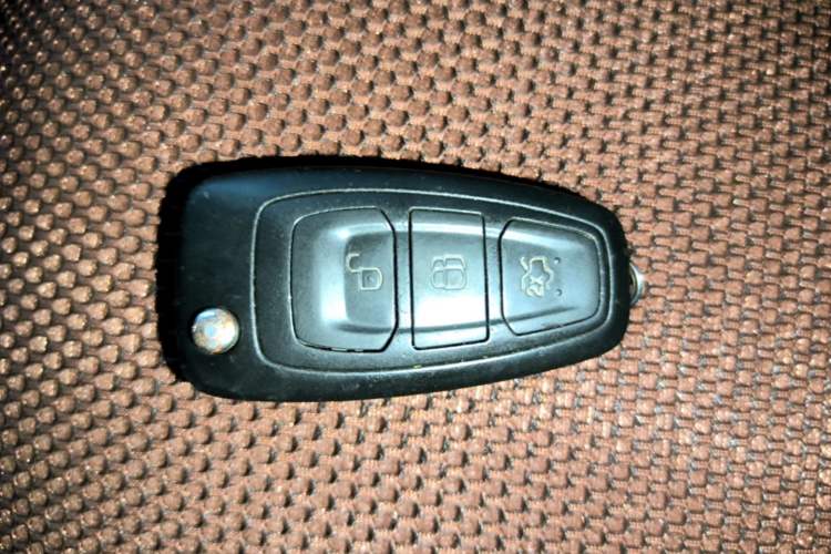 Used Ford Kuga 2015 1.5L GTDi Two-Wheel-Drive Comfort Model Vehicle Key