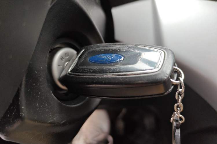 Used Ford Kuga 2015 1.5L GTDi Two-Wheel Drive Fashion Edition Vehicle Key