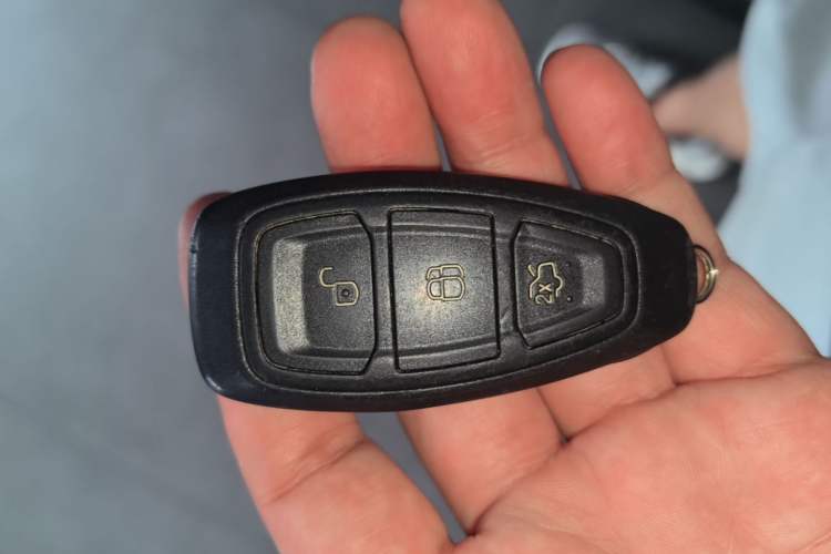 Used Ford Kuga 2015 1.5L GTDi Four-Wheel-Drive Elite Model Vehicle Key
