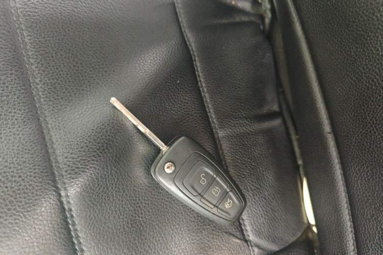 Used Ford Kuga 2015 1.5L GTDi Two-Wheel-Drive Comfort Model Vehicle Key