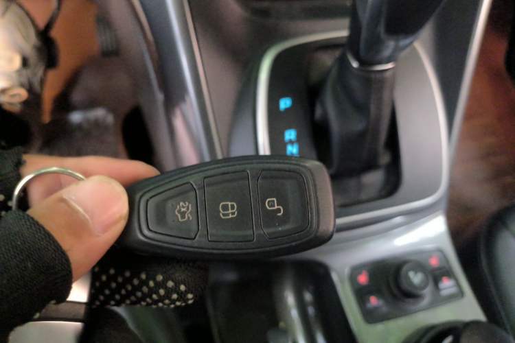 Used Ford Kuga 2015 2.0L GTDi Four-Wheel Drive Elite Model Vehicle Key
