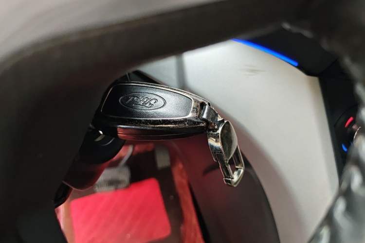 Used Ford Kuga 2015 1.5L GTDi Two-Wheel Drive Fashion Edition Vehicle Key