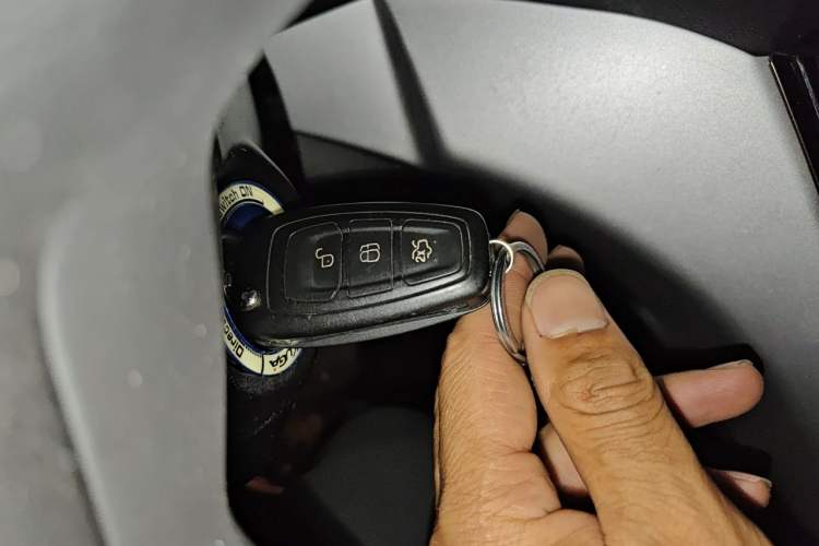 Used Ford Kuga 2015 1.5L GTDi Two-Wheel Drive Fashion Edition Vehicle Key