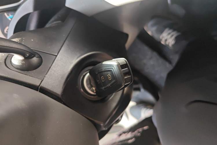 Used Ford Kuga 2015 1.5L GTDi Two-Wheel Drive Fashion Edition Vehicle Key