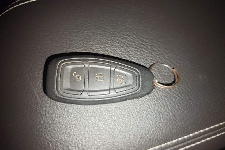 Used Ford Kuga 2015 2.0L GTDi Four-Wheel-Drive Sport Model Vehicle Key