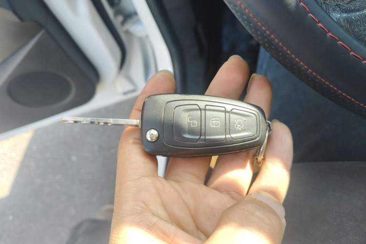Used Ford Kuga 2015 1.5L GTDi Two-Wheel Drive Fashion Edition Vehicle Key
