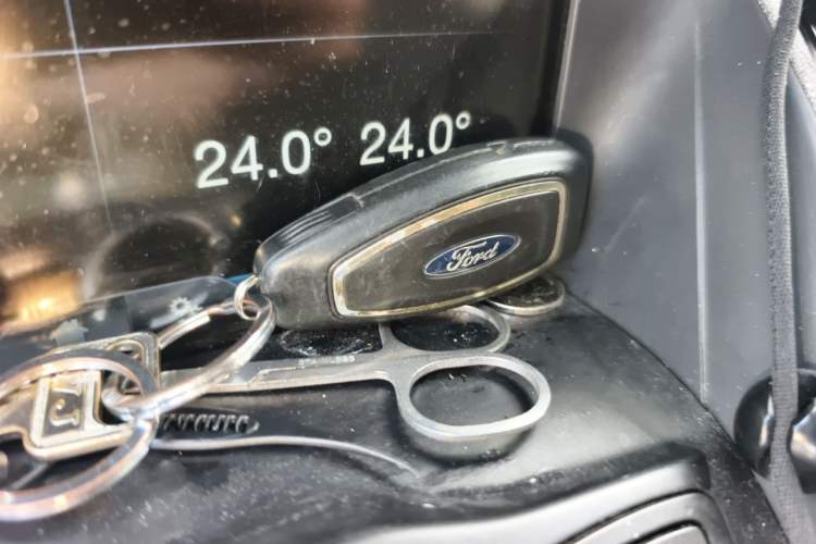 Used Ford Kuga 2015 1.5L GTDi Four-Wheel-Drive Elite Model Vehicle Key