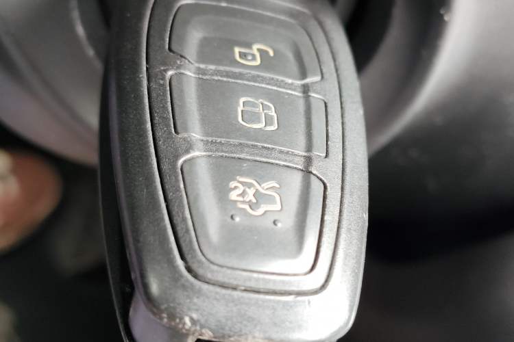 Used Ford Kuga 2015 1.5L GTDi Two-Wheel-Drive Comfort Model Vehicle Key