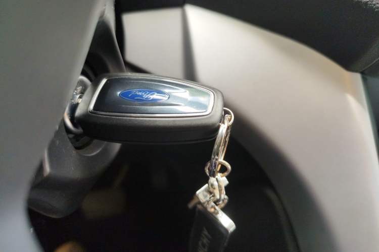 Used Ford Kuga 2015 1.5L GTDi Two-Wheel Drive Fashion Edition Vehicle Key