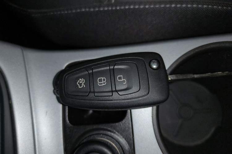 Used Ford Kuga 2015 1.5L GTDi Two-Wheel Drive Fashion Edition Vehicle Key