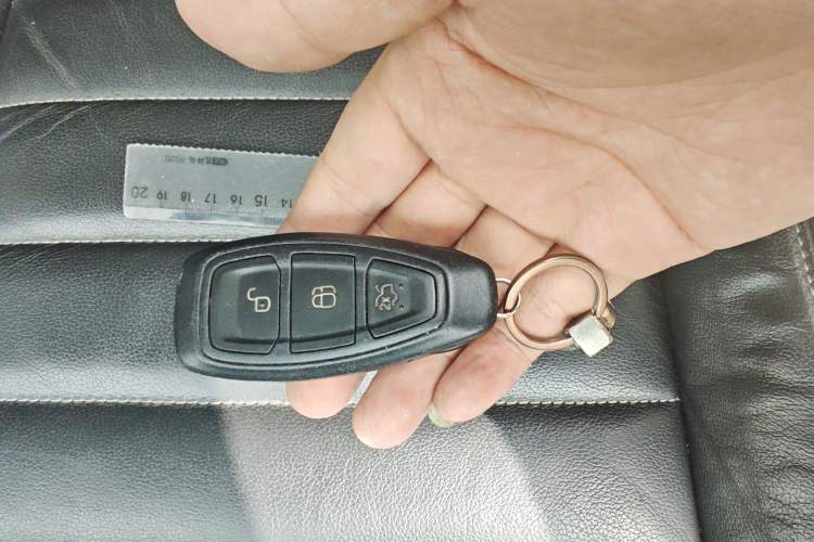 Used Ford Kuga 2015 1.5L GTDi Four-Wheel-Drive Elite Model Vehicle Key