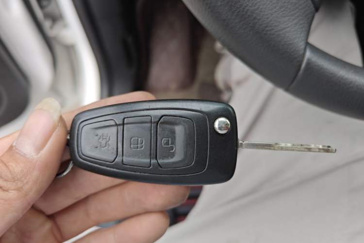 Used Ford Kuga 2015 1.5L GTDi Two-Wheel-Drive Comfort Model Vehicle Key
