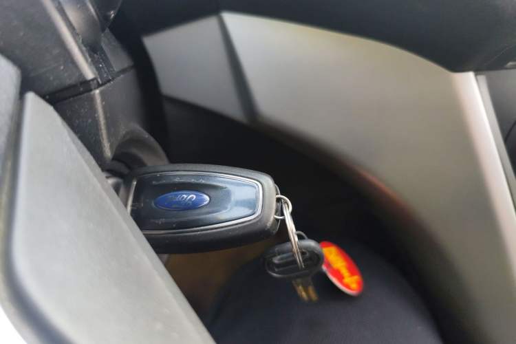 Used Ford Kuga 2015 1.5L GTDi Two-Wheel Drive Fashion Edition Vehicle Key