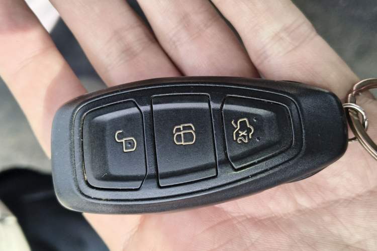 Used Ford Kuga 2015 1.5L GTDi Four-Wheel-Drive Elite Model Vehicle Key