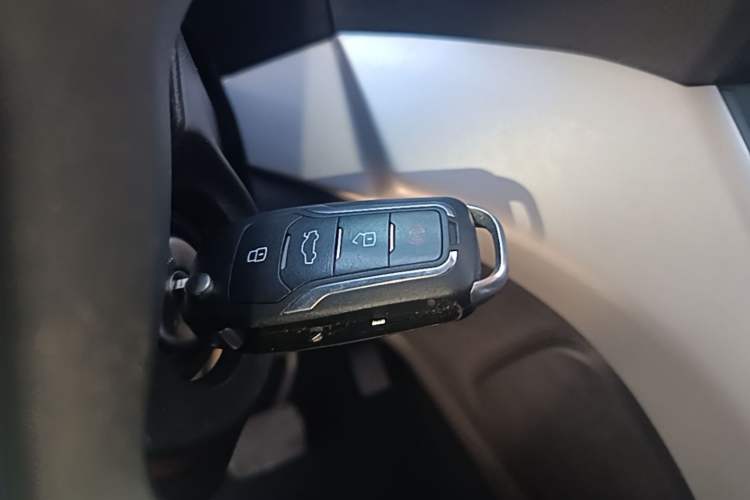 Used Ford Kuga 2015 1.5L GTDi Two-Wheel Drive Fashion Edition Vehicle Key