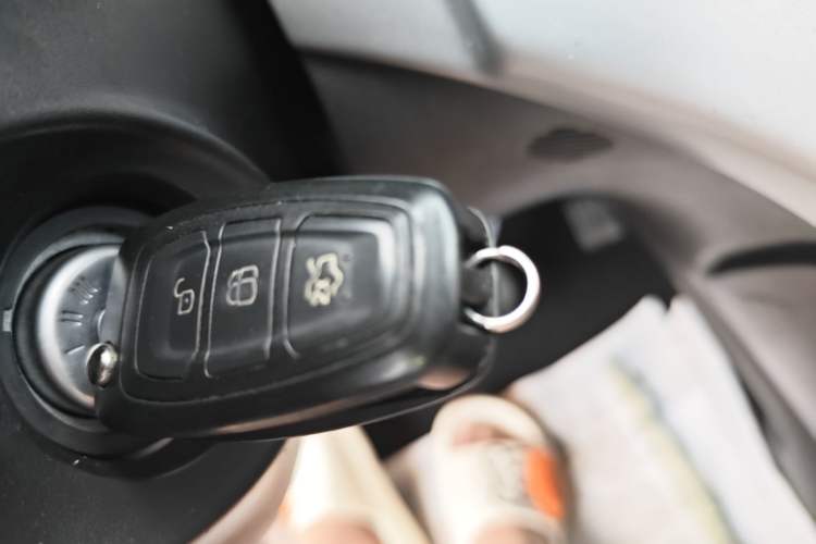 Used Ford Kuga 2015 1.5L GTDi Two-Wheel Drive Fashion Edition Vehicle Key