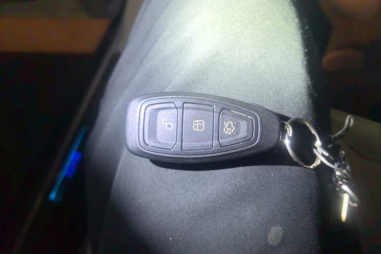 Used Ford Kuga 2015 2.0L GTDi Four-Wheel Drive Elite Model Vehicle Key