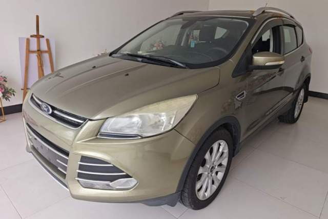 Ojetý Ford Kuga 2015 1.5L GTDi Two-Wheel Drive Fashion Edition
