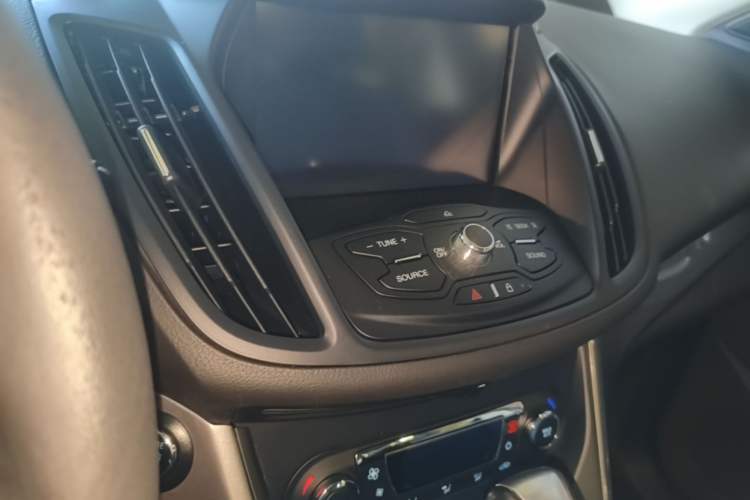 Used Ford Kuga 2015 1.5L GTDi Four-Wheel-Drive Elite Model Audio And AC Panel