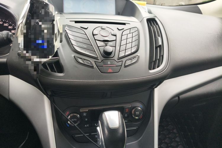 Used Ford Kuga 2015 1.5L GTDi Two-Wheel Drive Fashion Edition Audio And AC Panel