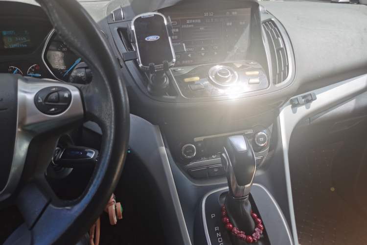 Used Ford Kuga 2015 1.5L GTDi Two-Wheel Drive Fashion Edition Audio And AC Panel