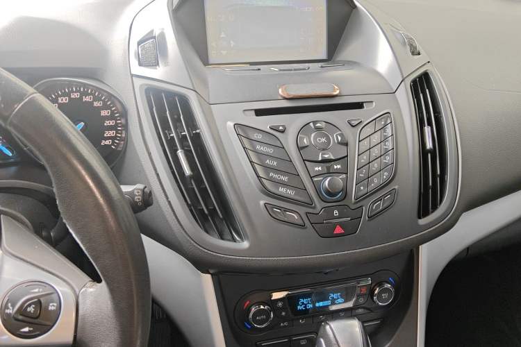 Used Ford Kuga 2015 1.5L GTDi Two-Wheel Drive Fashion Edition Audio And AC Panel