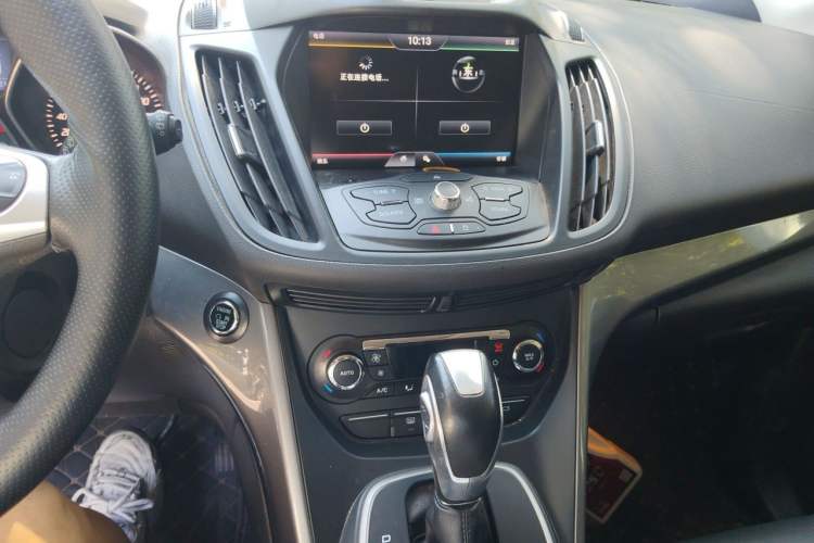 Used Ford Kuga 2015 2.0L GTDi Four-Wheel Drive Elite Model Audio And AC Panel