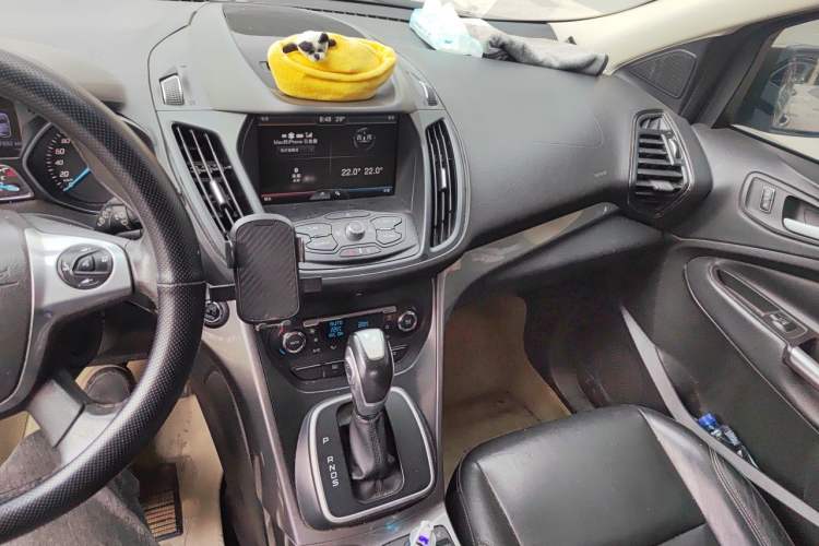 Used Ford Kuga 2015 2.0L GTDi Four-Wheel Drive Elite Model Audio And AC Panel