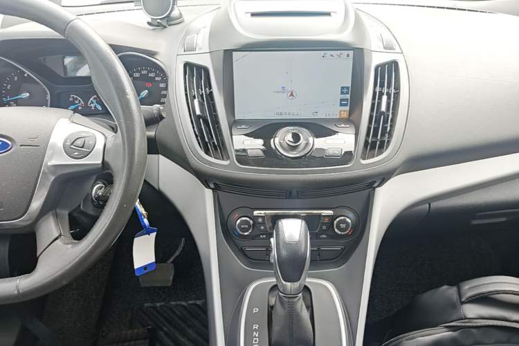 Used Ford Kuga 2015 1.5L GTDi Two-Wheel Drive Fashion Edition Audio And AC Panel