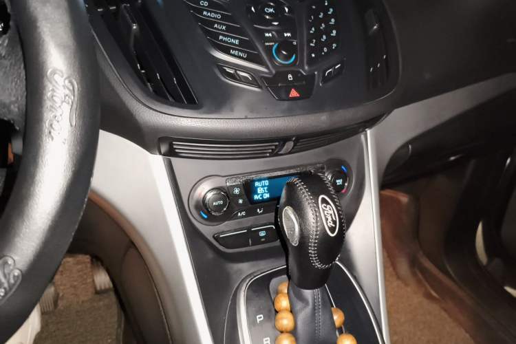 Used Ford Kuga 2015 1.5L GTDi Two-Wheel Drive Fashion Edition Audio And AC Panel