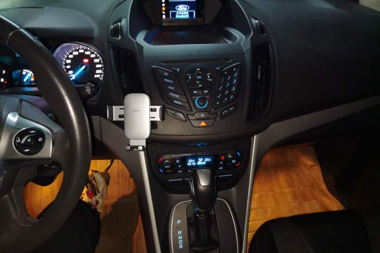 Used Ford Kuga 2015 1.5L GTDi Two-Wheel Drive Fashion Edition Audio And AC Panel
