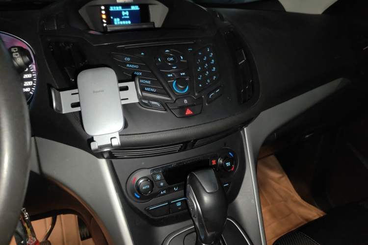 Used Ford Kuga 2015 1.5L GTDi Two-Wheel Drive Fashion Edition Audio And AC Panel