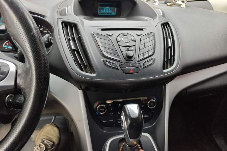 Used Ford Kuga 2015 1.5L GTDi Two-Wheel Drive Fashion Edition Audio And AC Panel
