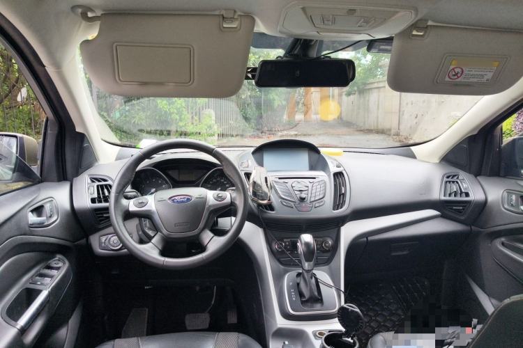 Used Ford Kuga 2015 1.5L GTDi Two-Wheel Drive Fashion Edition Center Console