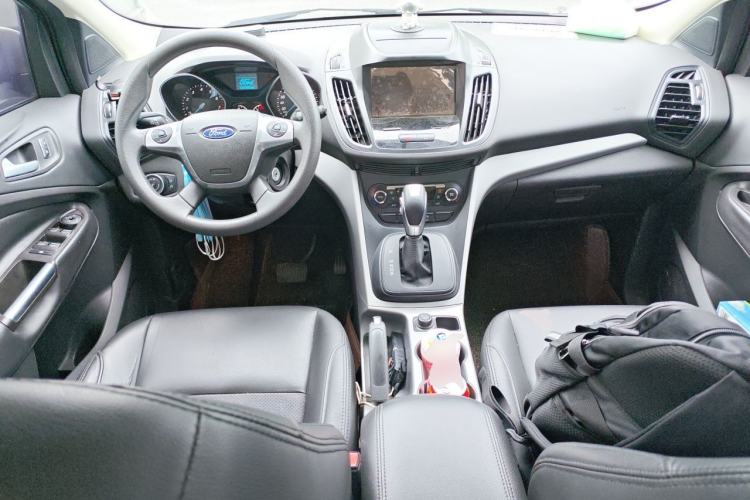 Used Ford Kuga 2015 1.5L GTDi Two-Wheel-Drive Comfort Model Center Console