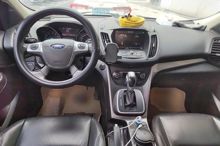 Used Ford Kuga 2015 2.0L GTDi Four-Wheel Drive Elite Model Center Console
