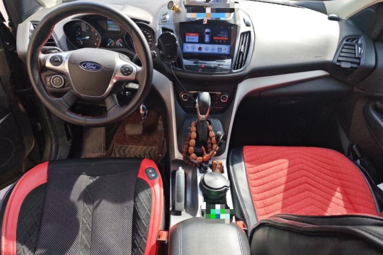 Used Ford Kuga 2015 1.5L GTDi Two-Wheel-Drive Comfort Model Center Console