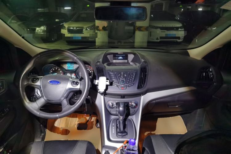 Used Ford Kuga 2015 1.5L GTDi Two-Wheel Drive Fashion Edition Center Console