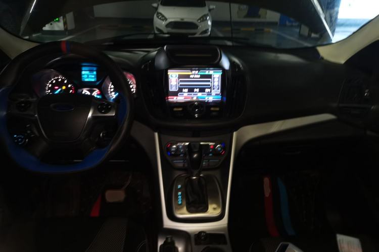 Used Ford Kuga 2015 1.5L GTDi Two-Wheel Drive Fashion Edition Center Console