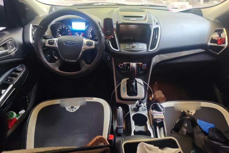 Used Ford Kuga 2015 1.5L GTDi Four-Wheel-Drive Elite Model Center Console