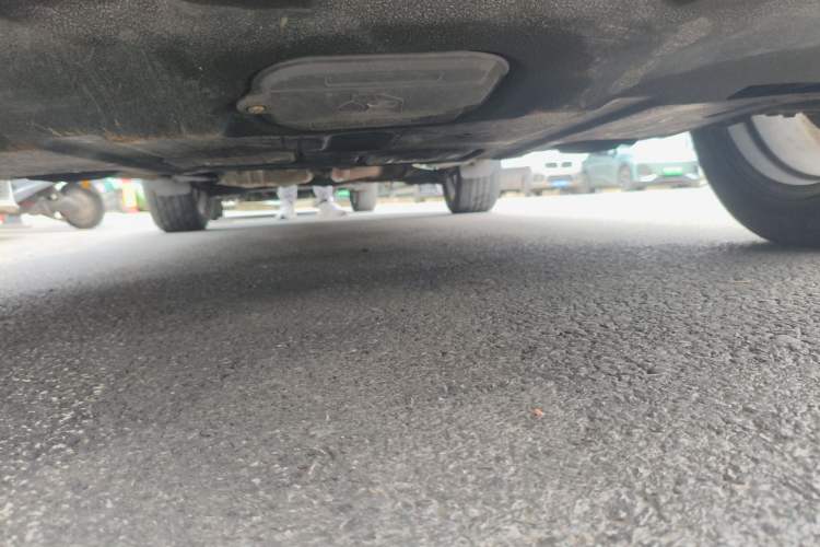 Used Ford Kuga 2015 2.0L GTDi Four-Wheel-Drive Sport Model Chassis Front