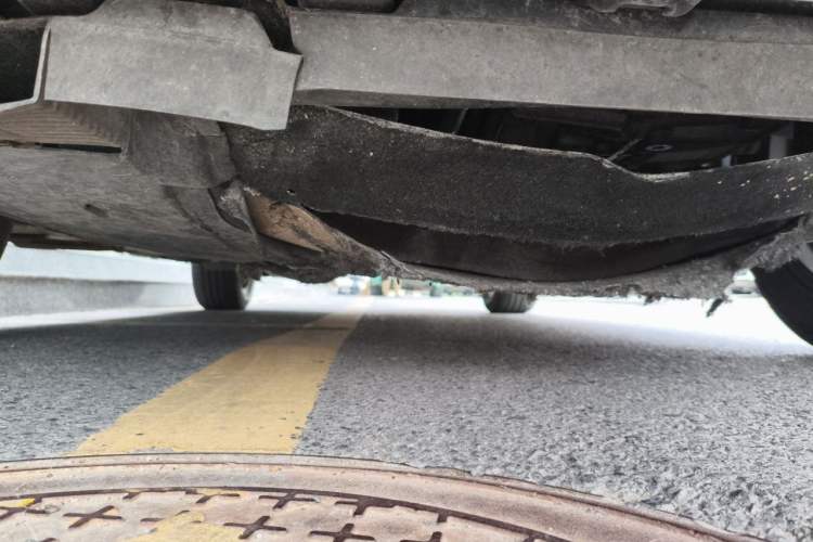 Used Ford Kuga 2015 2.0L GTDi Four-Wheel-Drive Sport Model Chassis Front