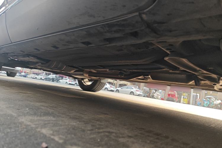Used Ford Kuga 2015 2.0L GTDi Four-Wheel-Drive Sport Model Chassis Front Right